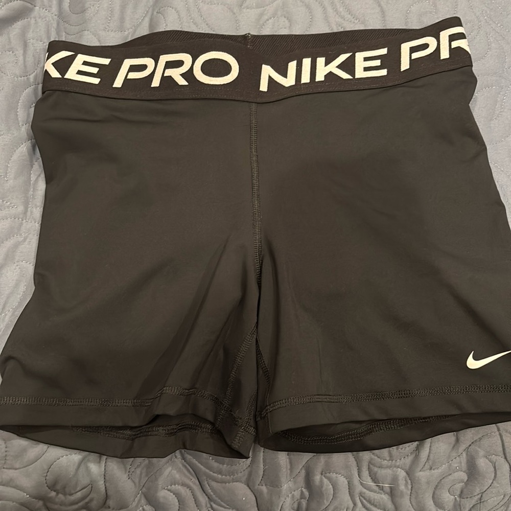 Black Nike Pros